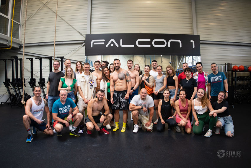 Členovia CrossFit Senec na spoločnej fotke
